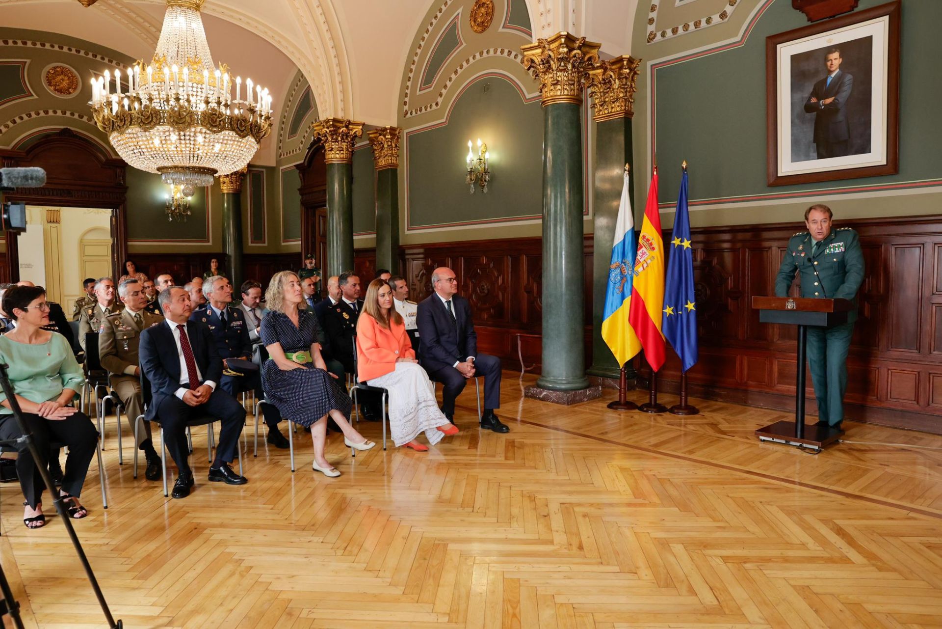 La entrega de medallas al mérito a Protección Civil, en imágenes