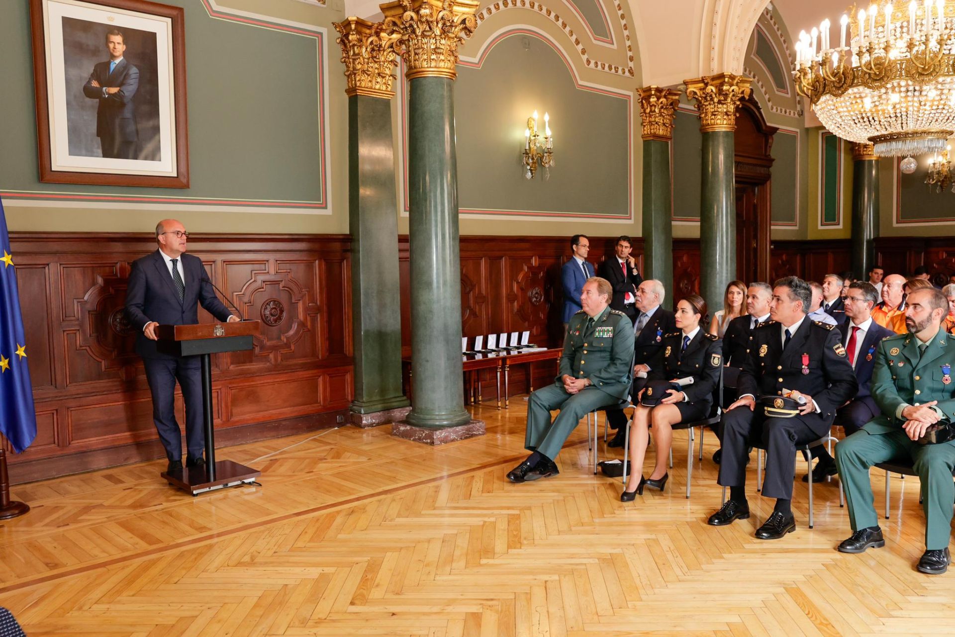 La entrega de medallas al mérito a Protección Civil, en imágenes