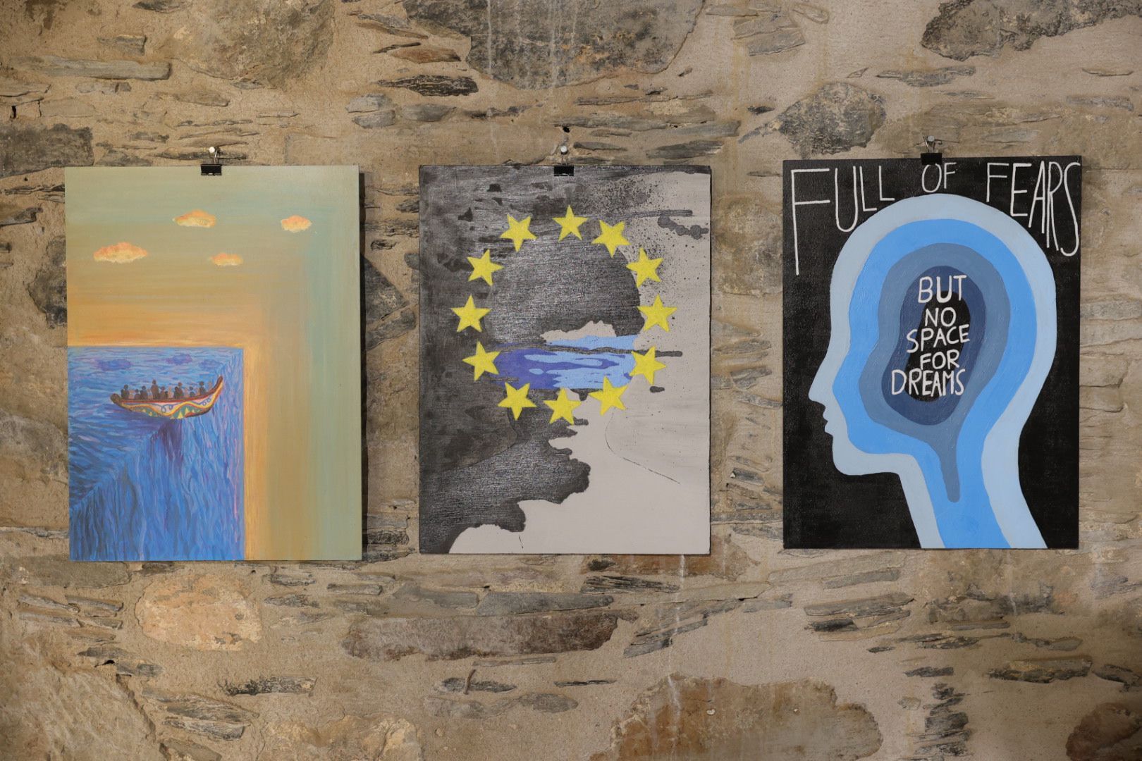 La exposición &#039;Europa o morir&#039; del IES Faro de Maspalomas, en imágenes