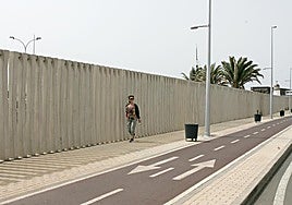 Muelle de Naos desde el exterior.