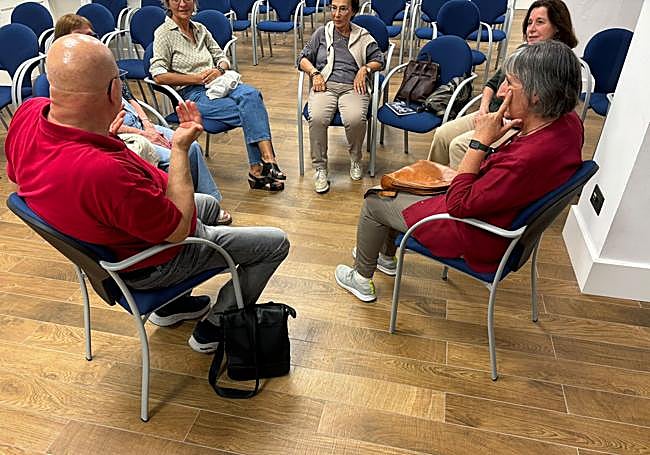 El Club de Lectura de los Miércoles, durante una cita.