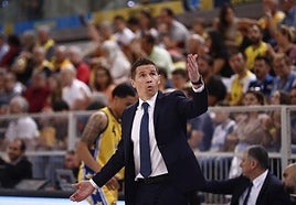 Lakovic gesticula en un encuentro en el Arena este curso.