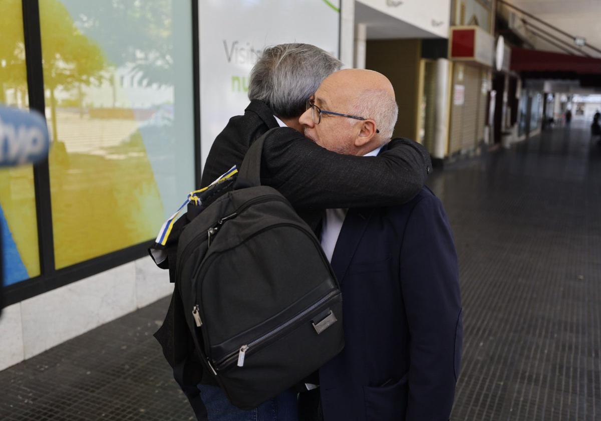 Los dos bandos de NC mantienen sus diferencias pero abogan por el diálogo