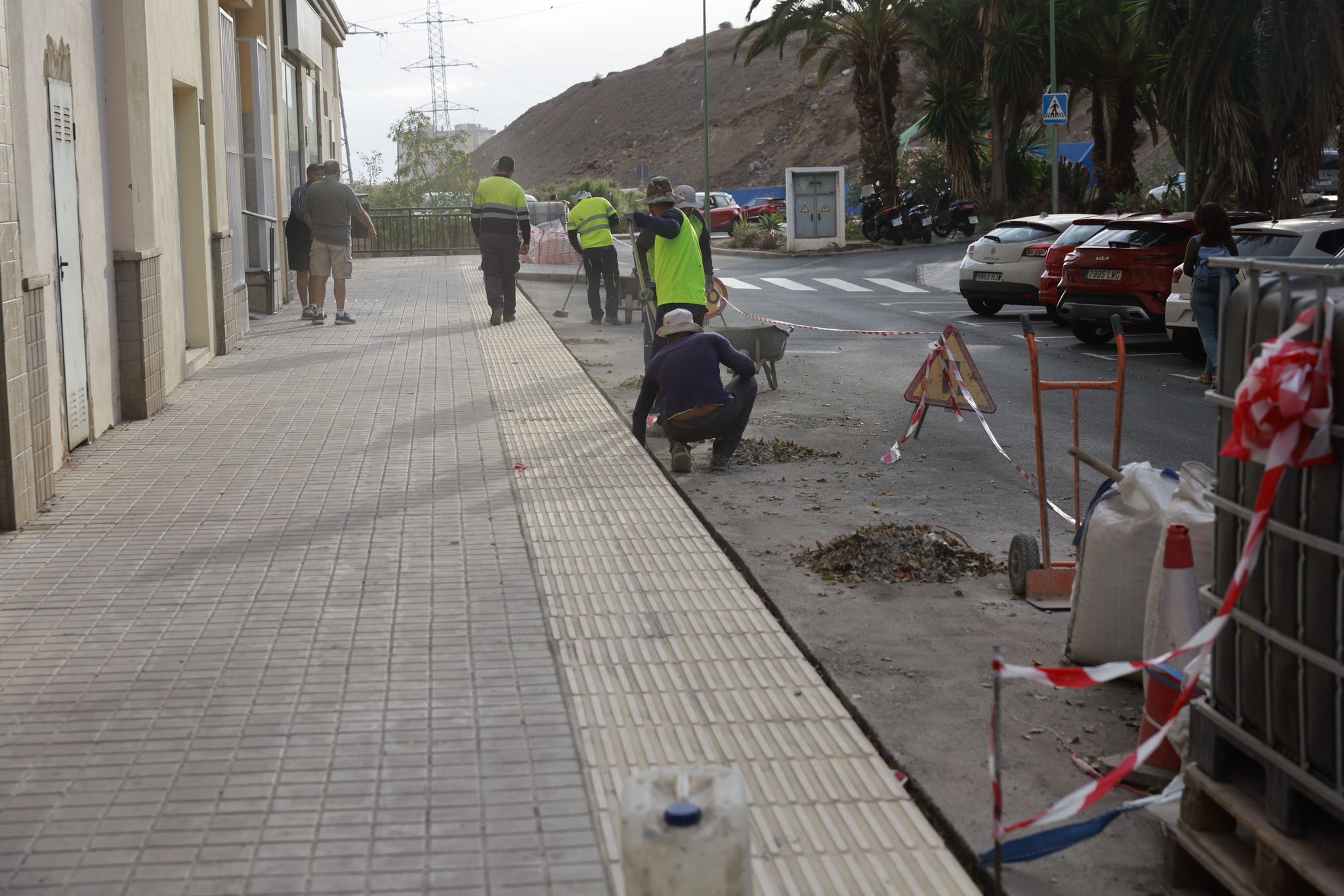 Paralizan las obras en Reina Mercedes