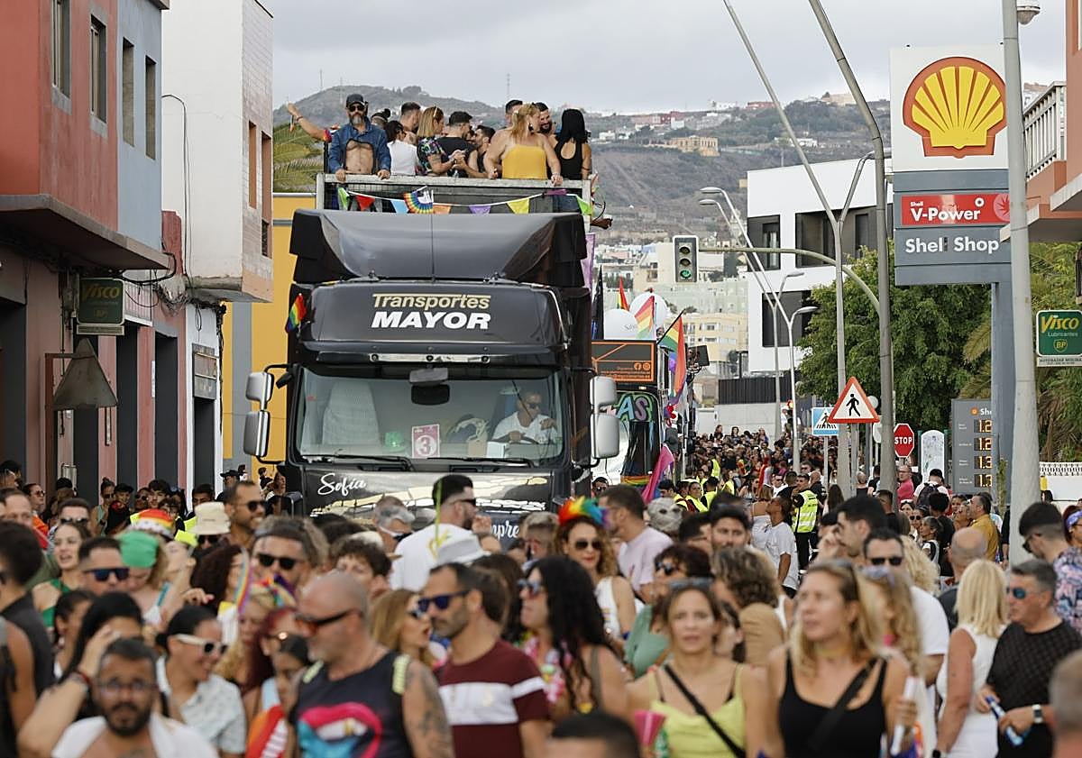 Imagen principal - El orgullo toma las calles de Gáldar