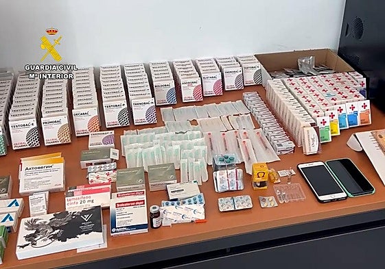 Imagen de las sustancias incautadas en los registros de la Guardia Civil.