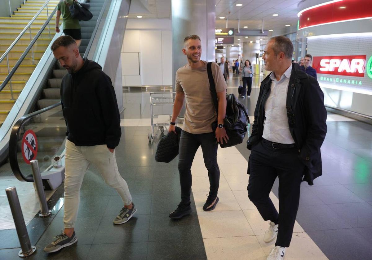 Cillessen aterriza en Gran Canaria para firmar con la UD