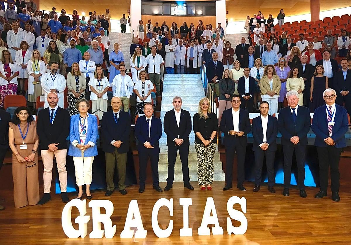 Las imágenes del 25 aniversario del Hospital Doctor Negrín