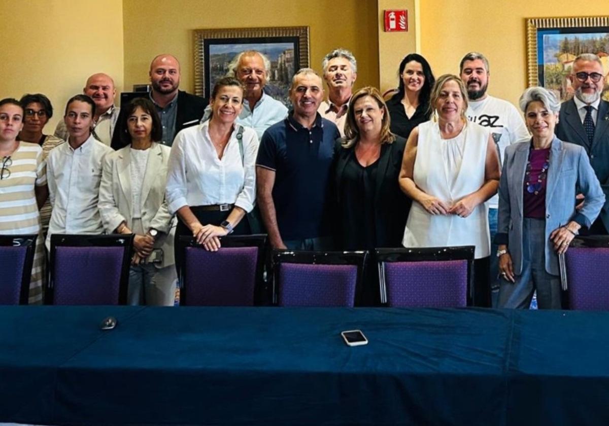 La consejera toma el pulso al sector turístico