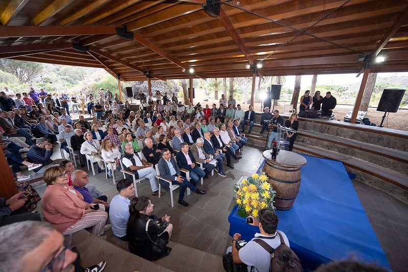 Gran Canaria descorcha su primera botella de vino de la añada de 2023