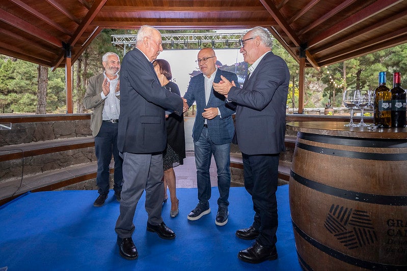 Gran Canaria descorcha su primera botella de vino de la añada de 2023