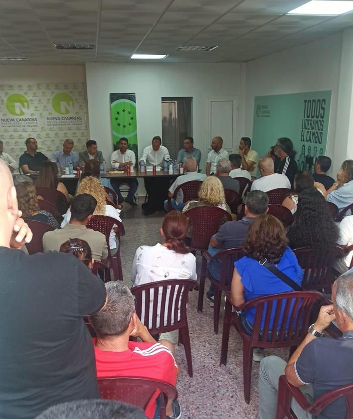 Imagen secundaria 2 - Diferentes momentos del encuentro.