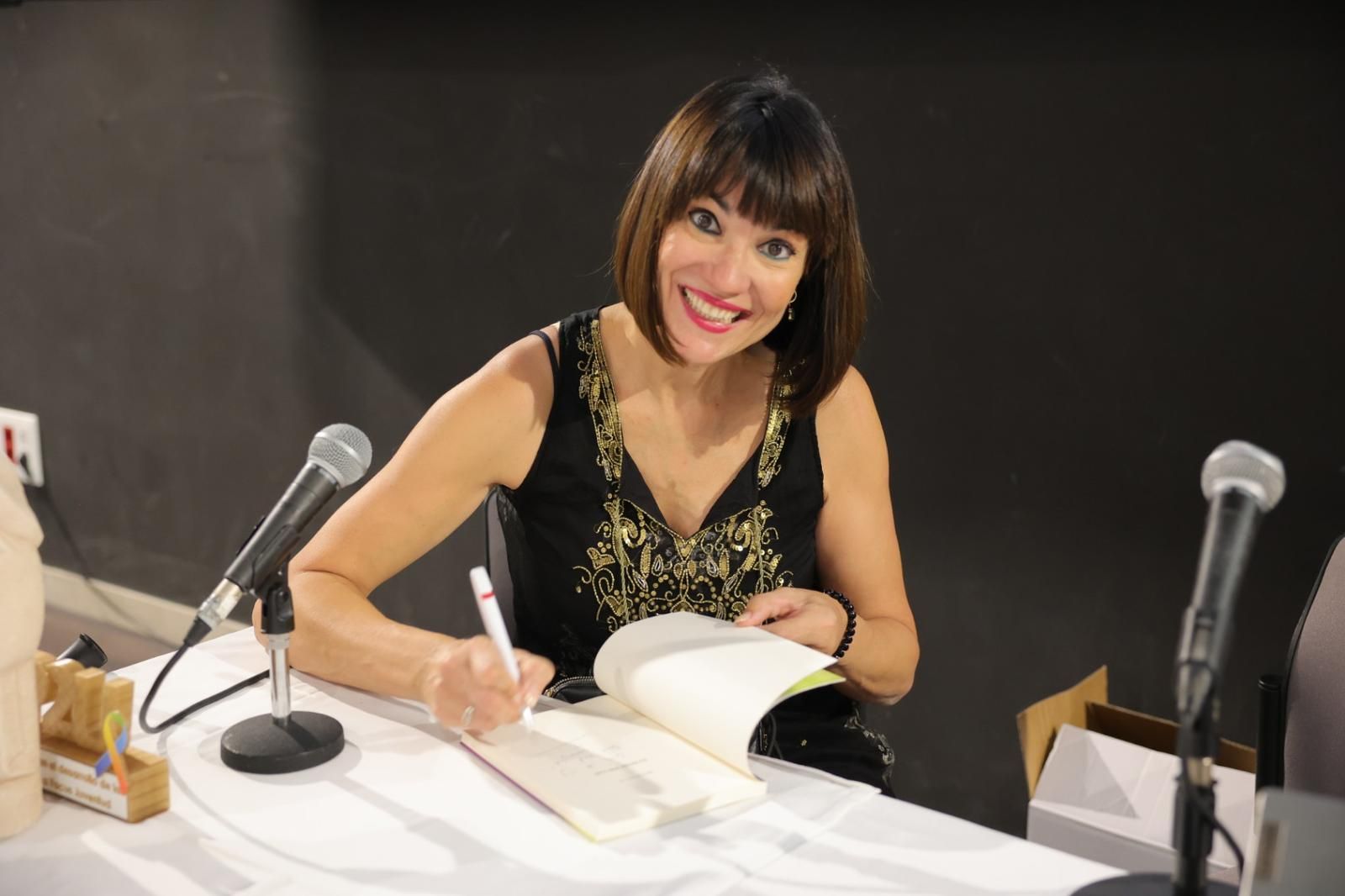 Imagen secundaria 1 - Irene Villa: «Quien agradece es muchísimo más feliz que quien se queja»