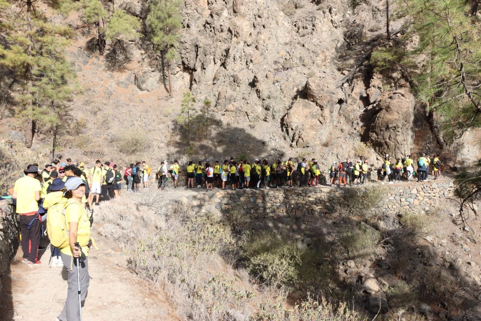 Un centenar de jóvenes caminan por la discapacidad en la octava edición del Camino de Los Valores