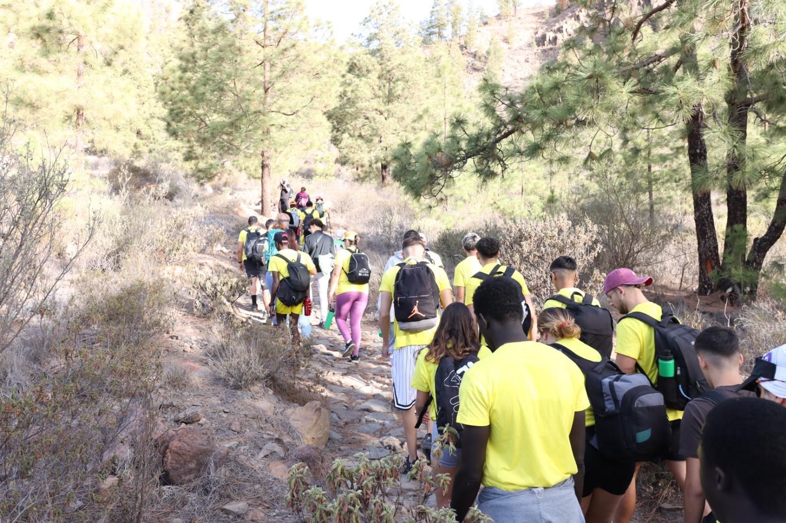 Un centenar de jóvenes caminan por la discapacidad en la octava edición del Camino de Los Valores