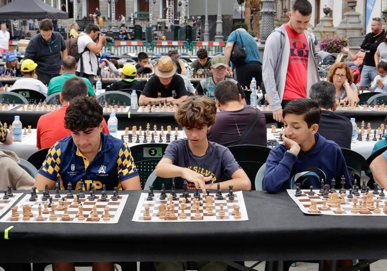 Imagen de la simultánea de ajedrez celebrada este sábado en Santa Ana.
