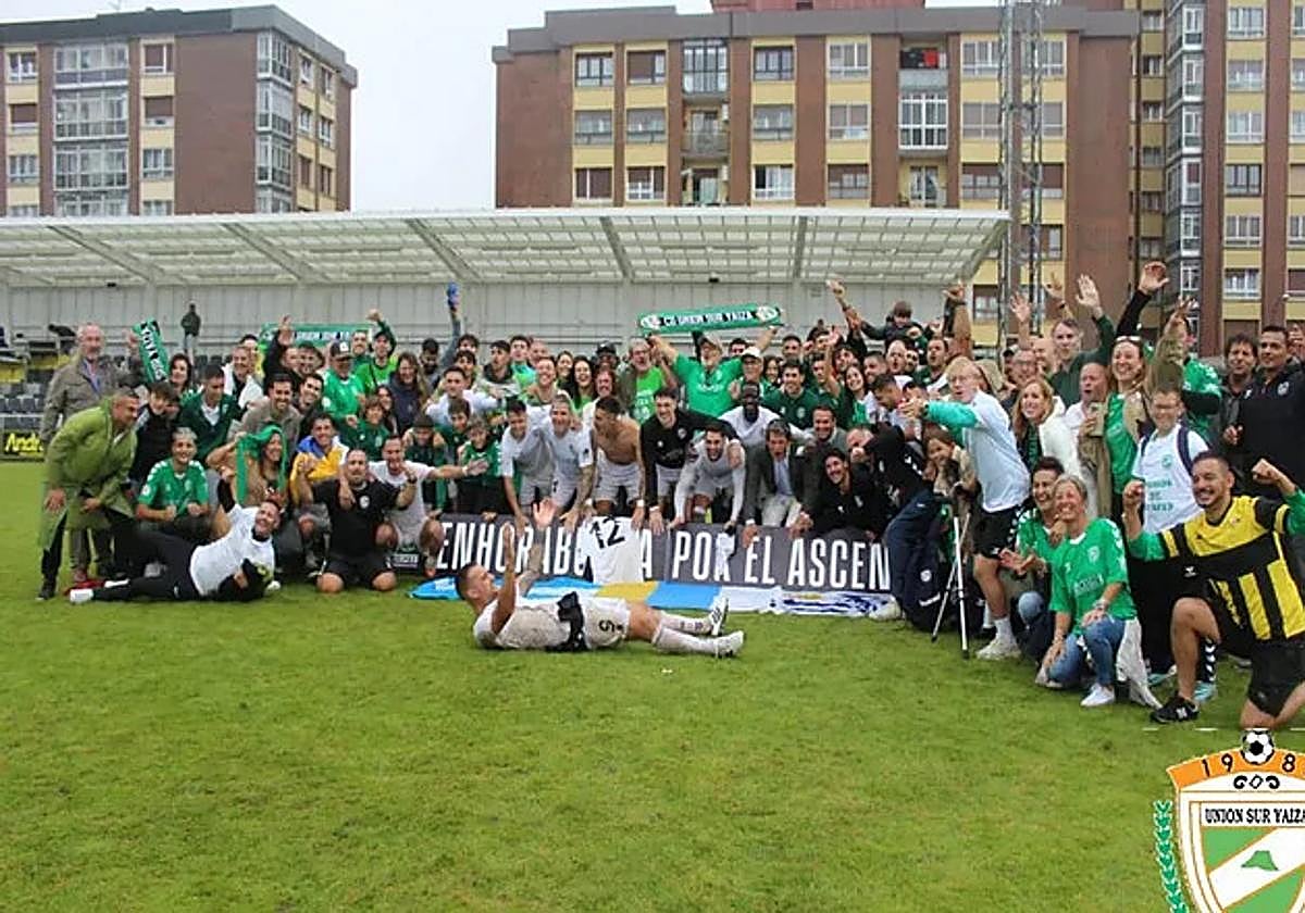 Expedición sureña festejando.