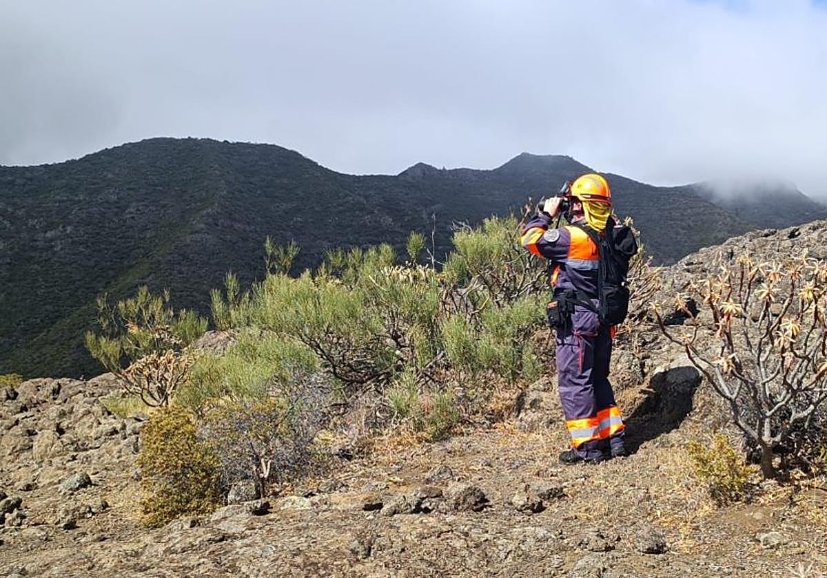 Unidades de Protección Civil de La Orotava se han sumado también a la búsqueda del joven británico desaparecido en Tenerife.