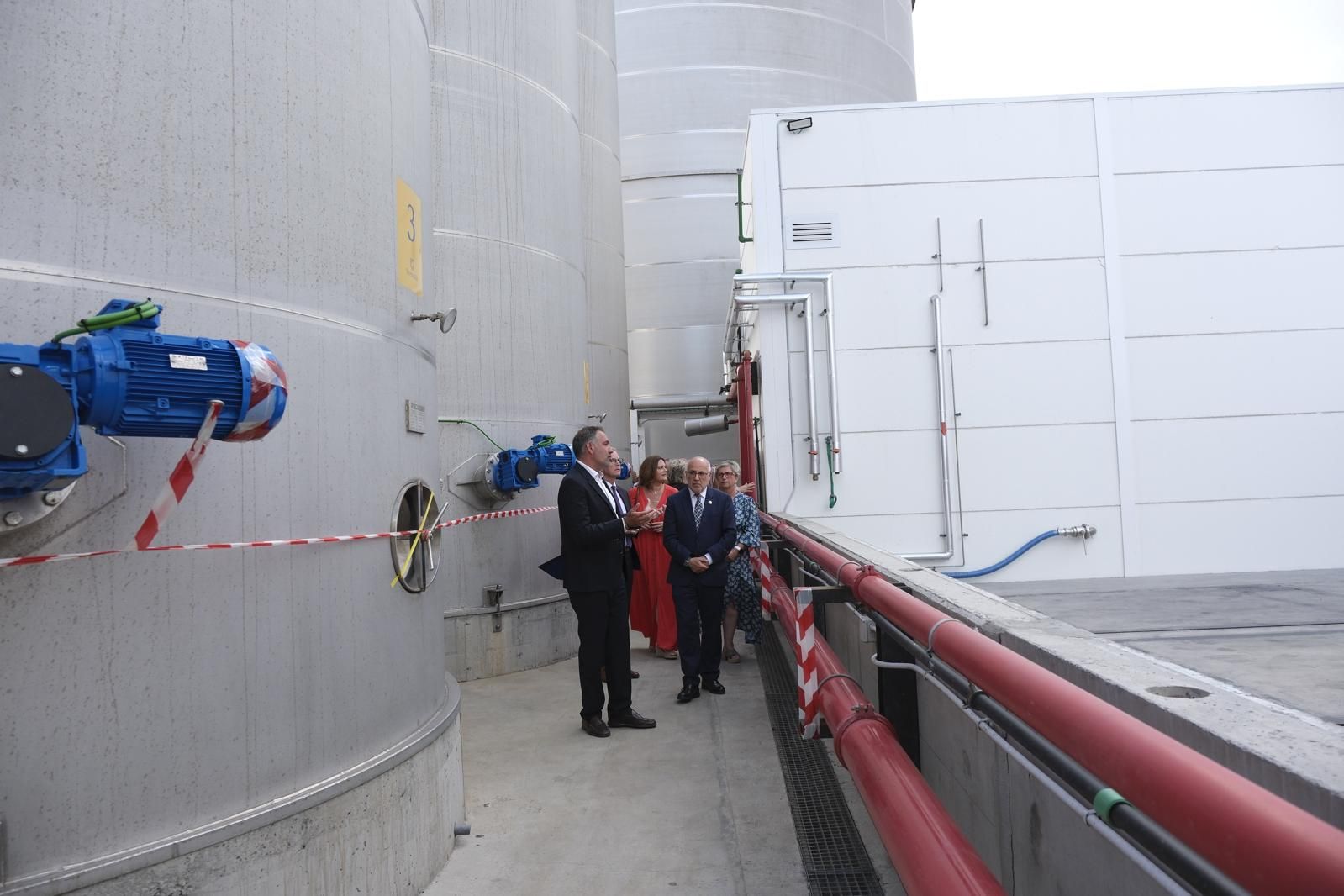 La Luz estrena la primera planta de España para tratar el aceite de pescado