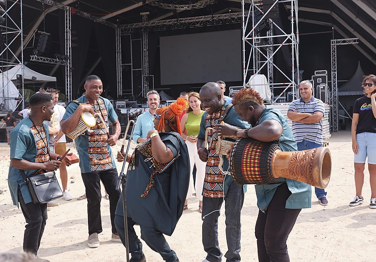 Talleres de percusión y danza africana en el FEM 2023.