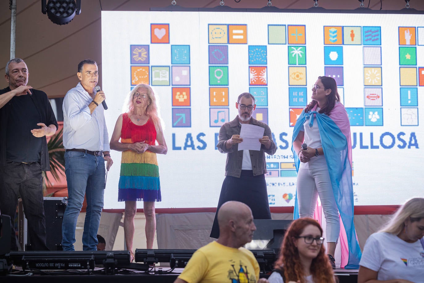 En la imagen, el director de Comunicación y Marketing y responsable del Plan de Igualdad de Global, Óscar Zamora, en la entrega del galardón.