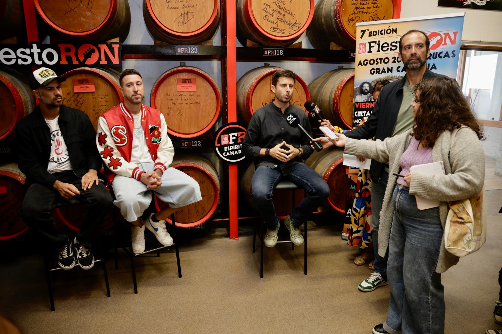 La presentación del cartel del FiestoRon, en imágenes