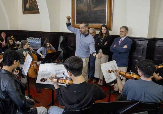Josep Gil, durante uno de los ensayos en Teror.
