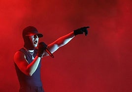 Quevedo exhibió un notable cambio físico en su vuelta a los escenarios.