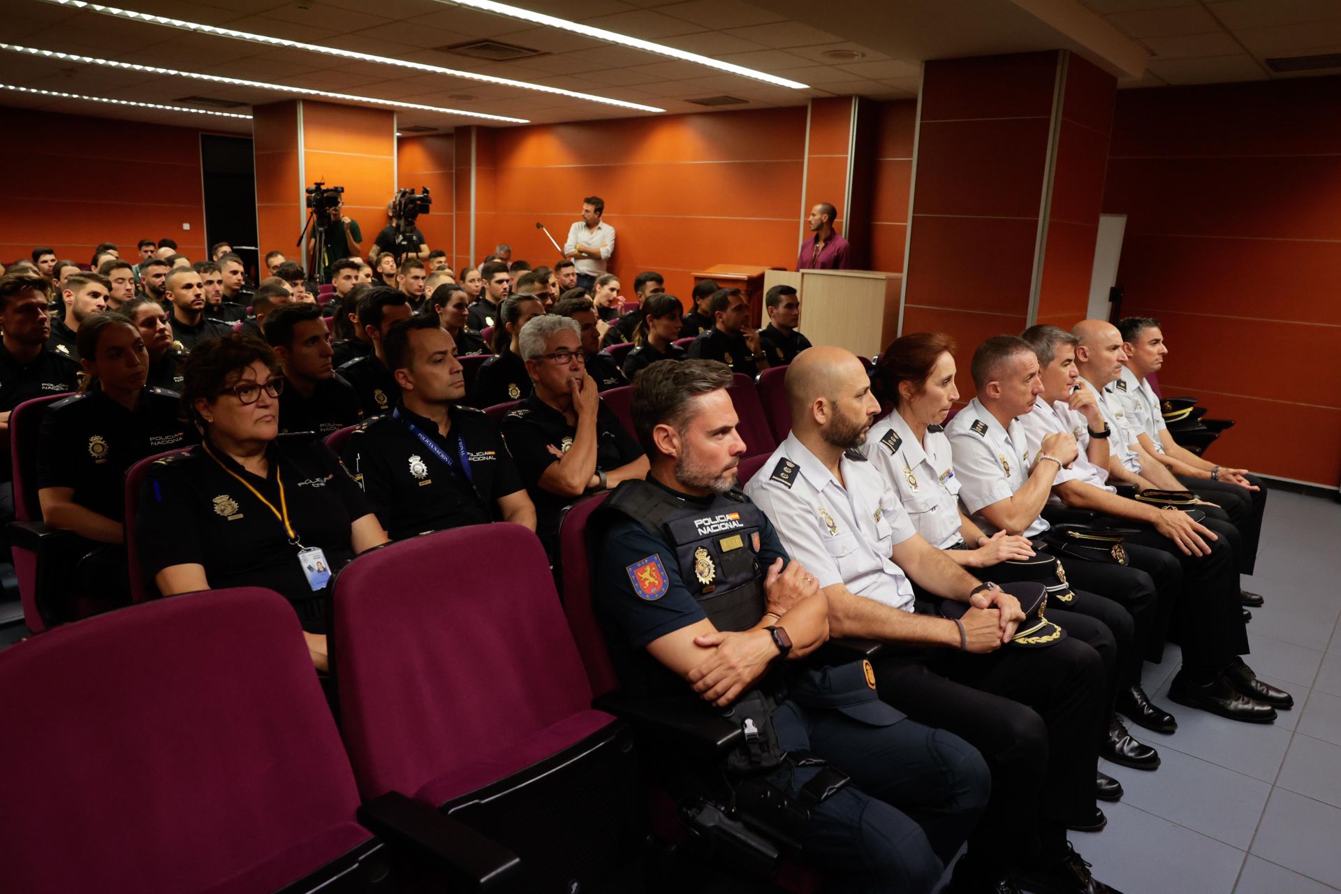 La presentación de los nuevos agentes en prácticas, en imágenes