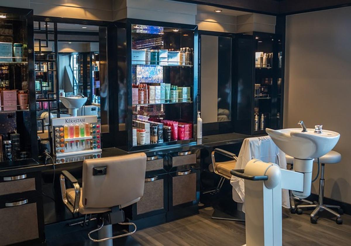 Los canarios son los que más gastan en peluquería y estética