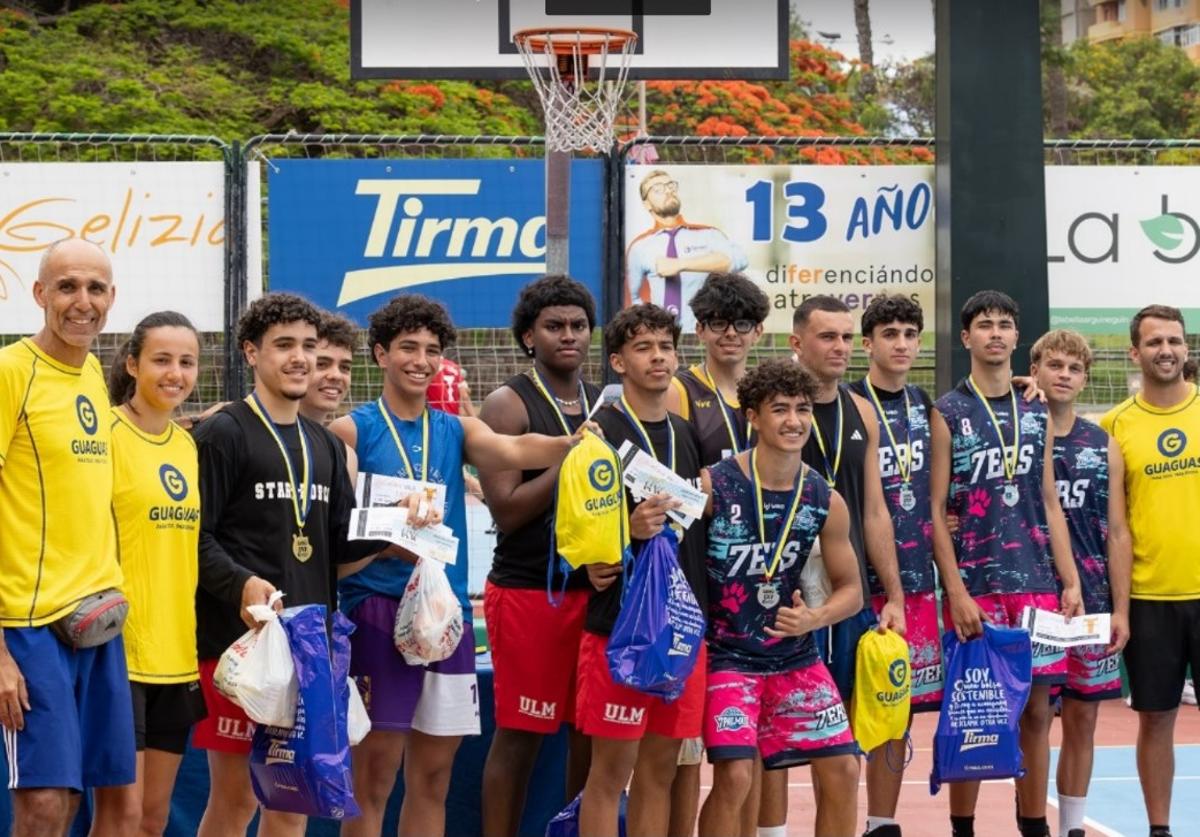 Casi un centenar de jugadores en el Open Escaleritas 3x3 Street Basketball