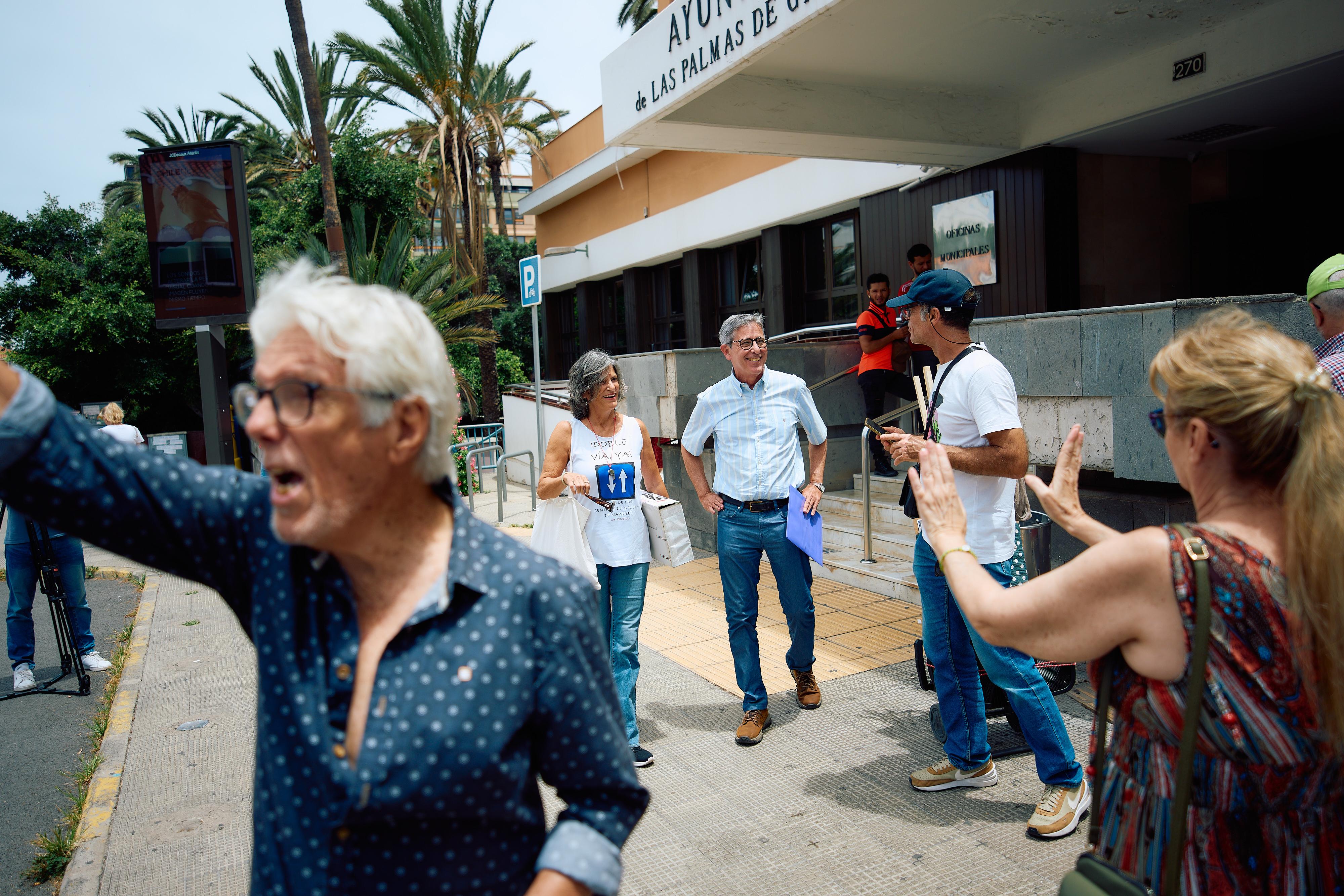 La protesta por la doble vía en la calle Doctor José Guerra, en imágenes