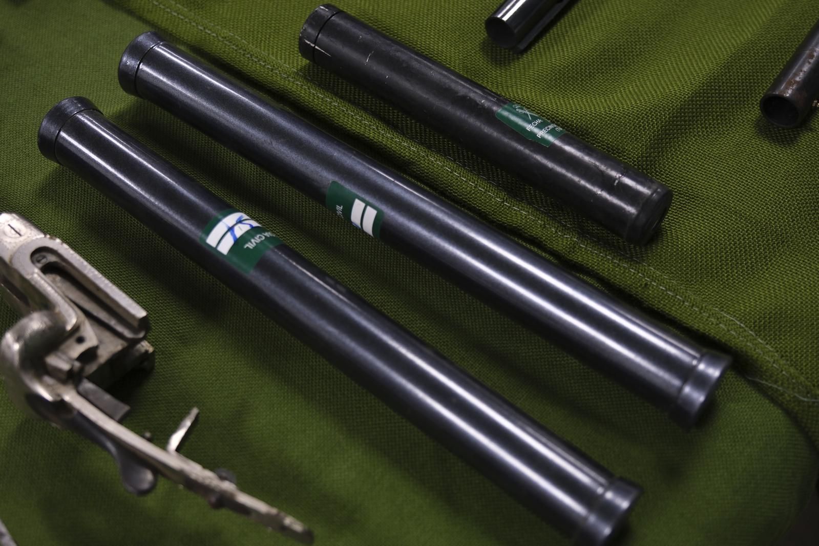 Imágenes del mayor taller ilegal de armas de fuego en Las Palmas