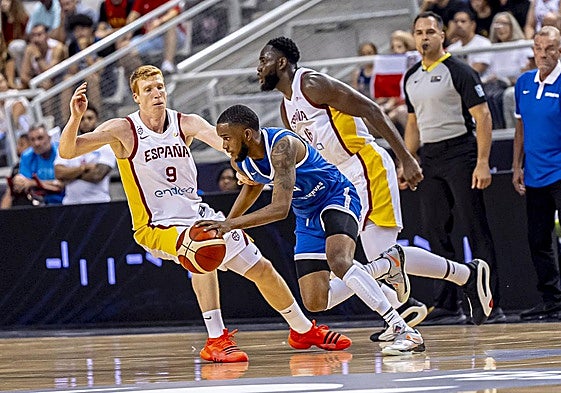 Jean Montero supera a Díaz en el encuentro amistoso entre España y Dominicana.