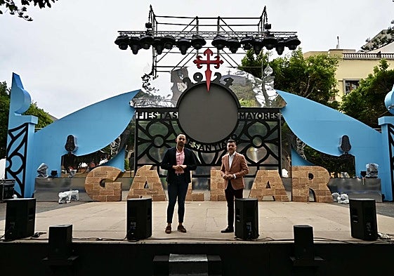 Escenario de las Fiestas Mayores de Santiago en la Plaza.