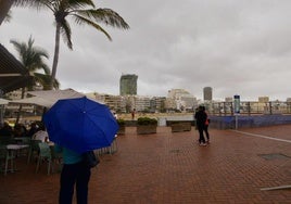 Dos islas en una: nubes en el norte de Gran Canaria y a la playa en el resto