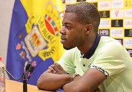 El delantero Iván Cédric, en sala de prensa.