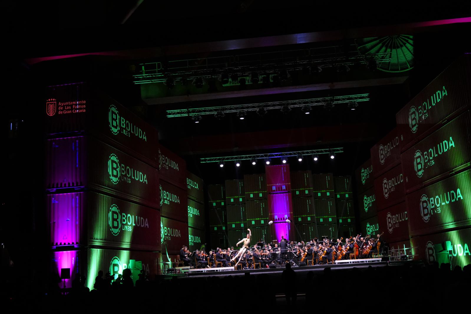 Música y danza a la luz de la noche y el mar