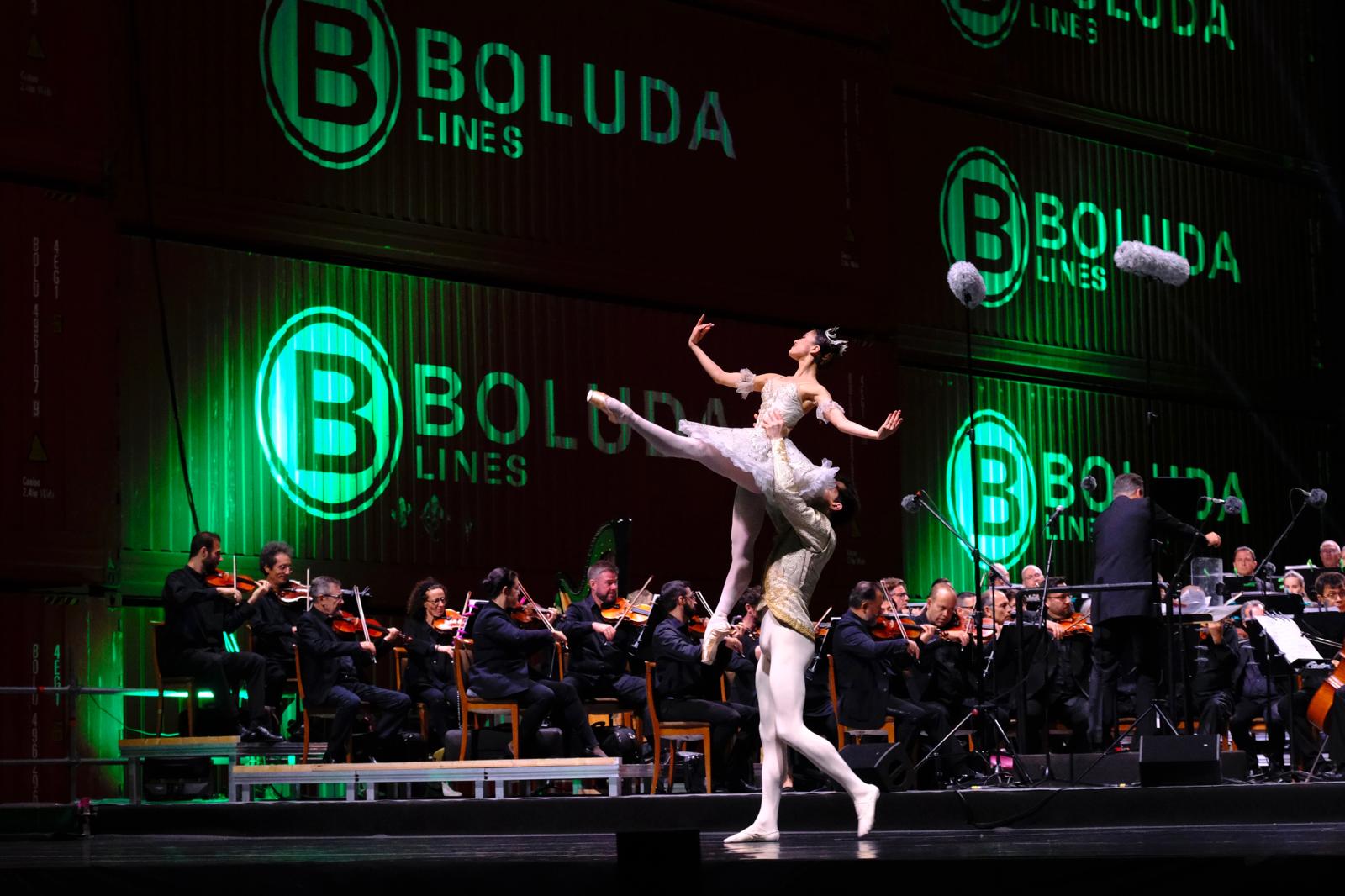 Música y danza a la luz de la noche y el mar