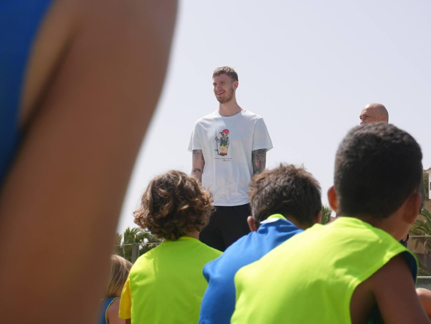 Olek Balcerowski visita el Campus del CB Gran Canaria