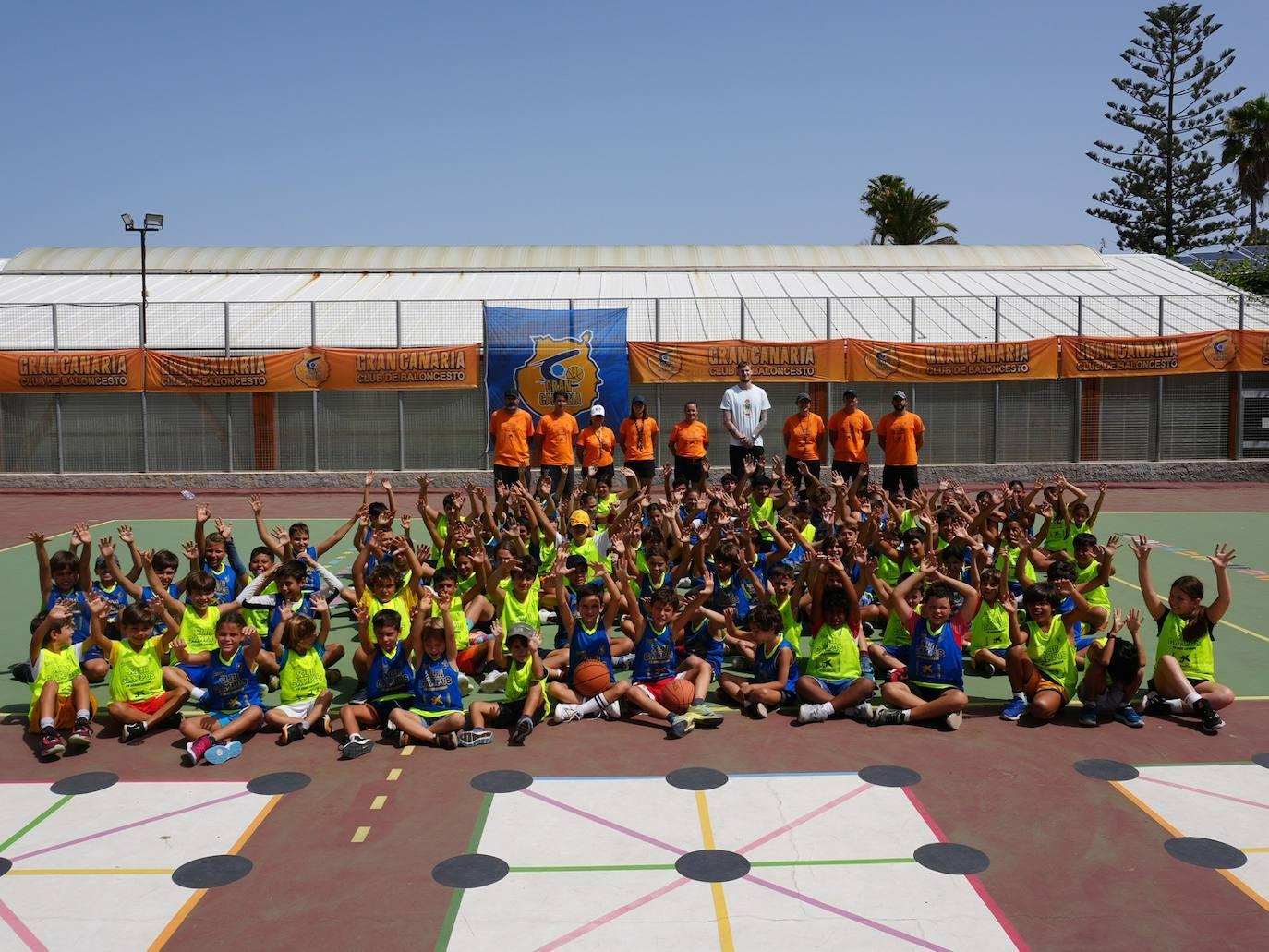 Olek Balcerowski visita el Campus del CB Gran Canaria