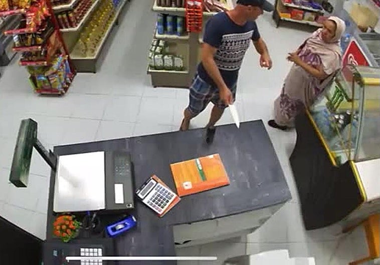 Robo con violencia en grado de tentantiva en Vecindario.