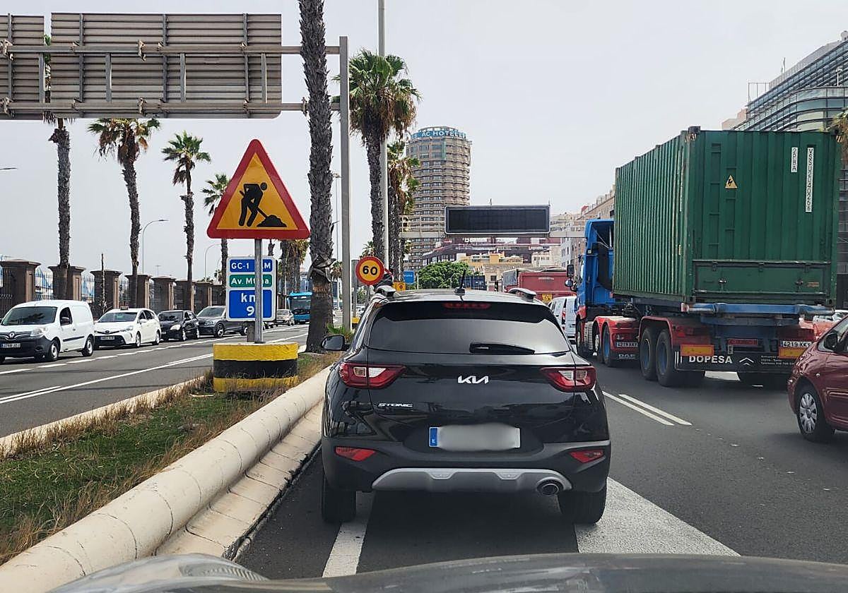 Caos en la GC-1: dos accidentes provocan largas retenciones en la Avenida Marítima