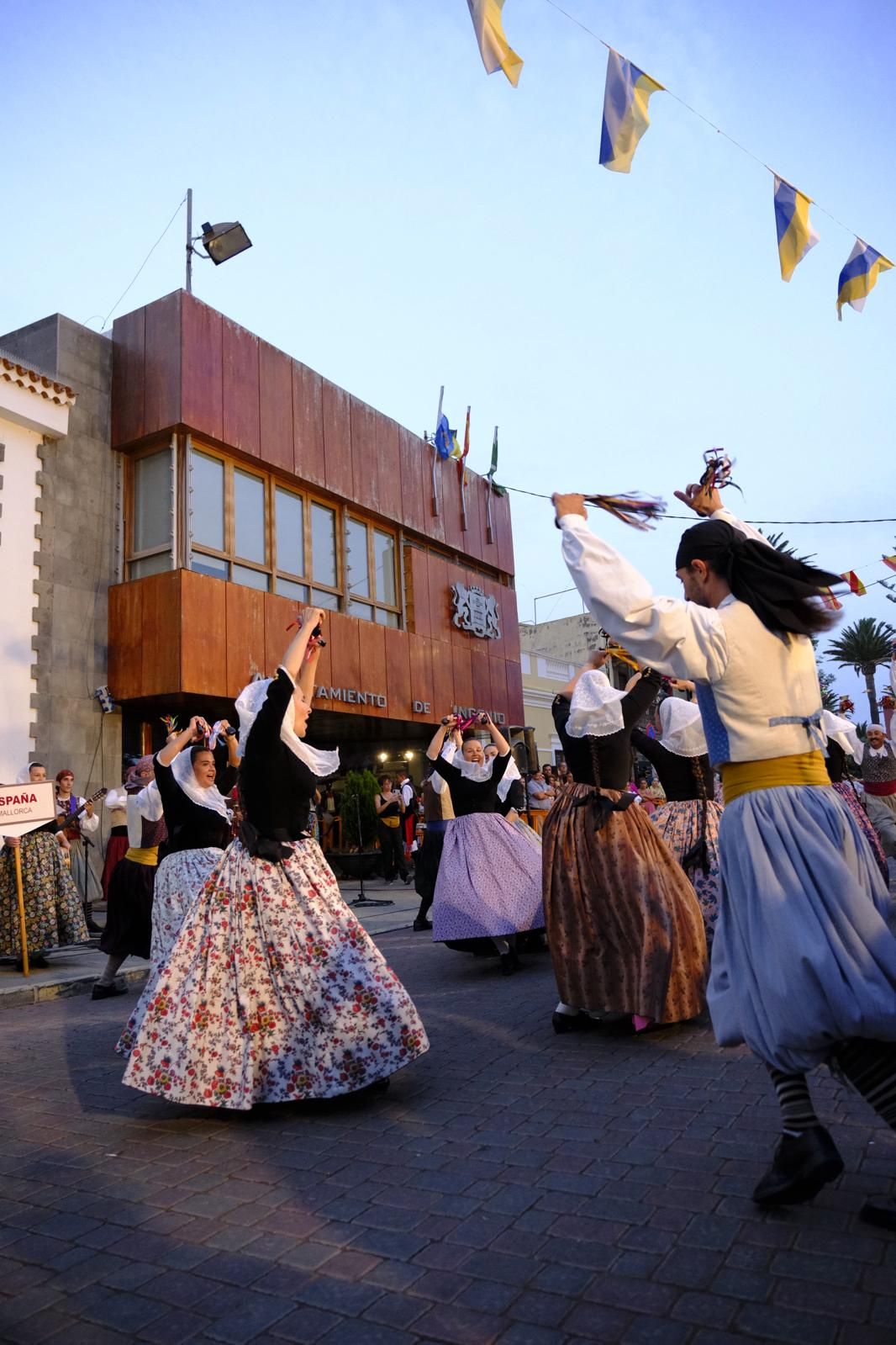 El recorrido del festival de folclore, en imágenes