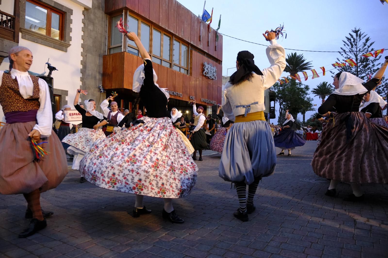 El recorrido del festival de folclore, en imágenes