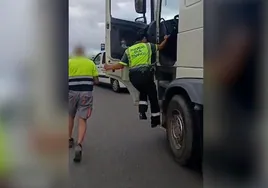 La Guardia Civil investiga al conductor de un camión y a su empresa por manipular un tacógrafo digital
