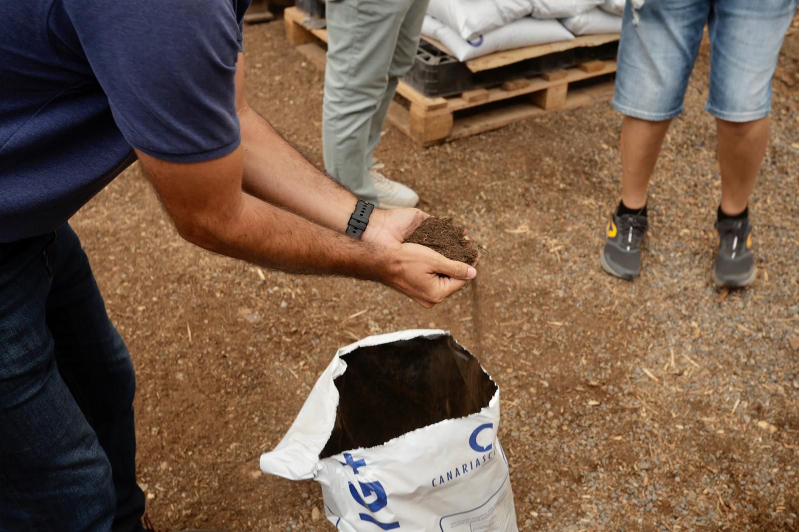 El nuevo sistema de compostaje de Ayagaures, en imágenes