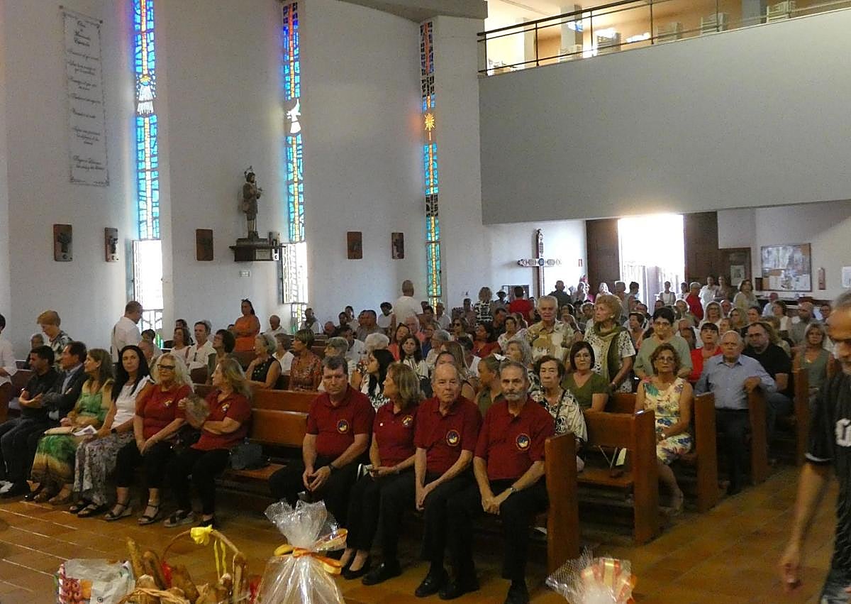 Imagen secundaria 1 - Distintos momentos de la celebración. 