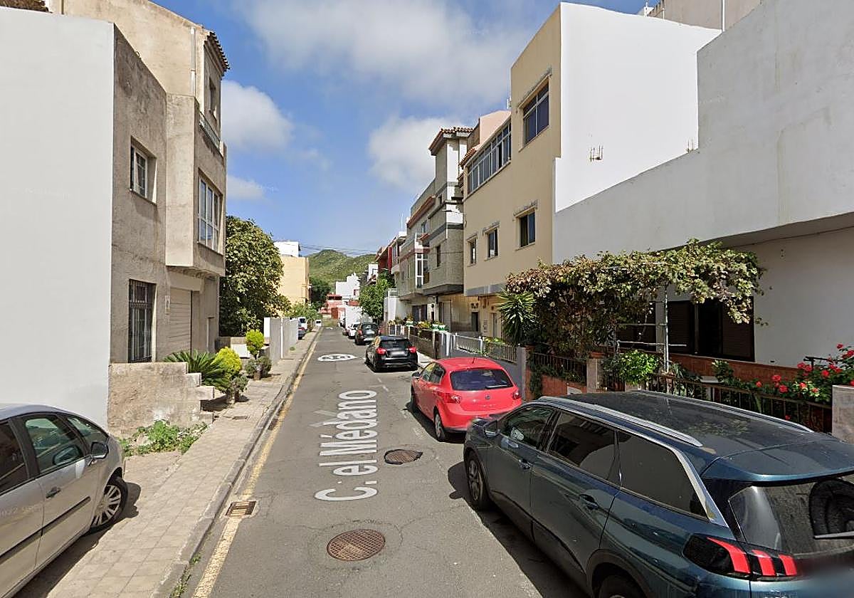 Imagen la calle El Médano, lugar donde ocurrió el incendio.