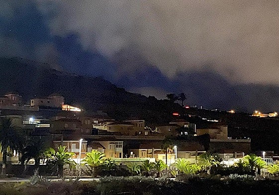 Vista de la Urbanización Los Sauces, con el nuevo alumbrado.